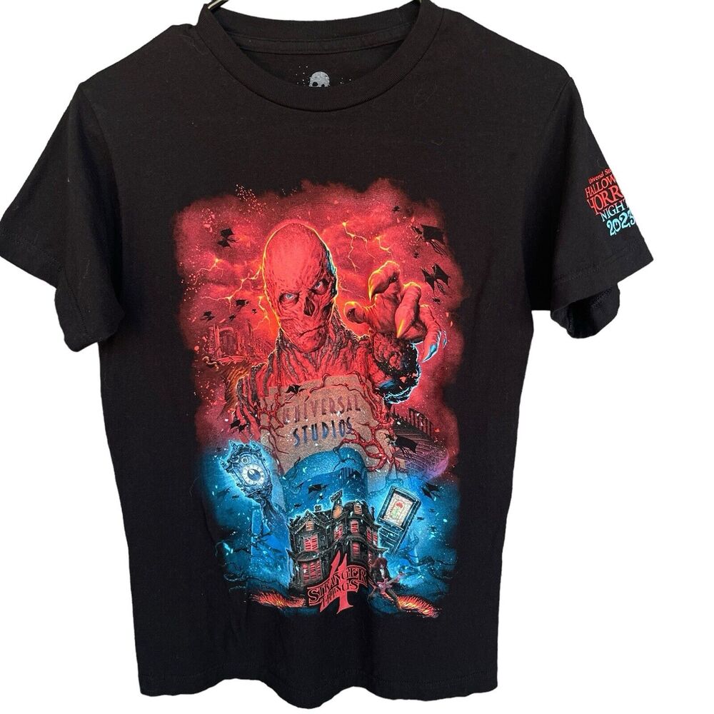 Universal‎ Studios Mens Shirt Small Halloween Horror Nights Netflix Scary Movie